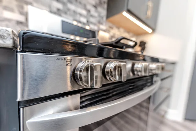 stove, oven, range, gas oven, kitchen, appliance, oven, oven, oven, oven, oven. Vetting a pantry organization contractor before any range gets moved